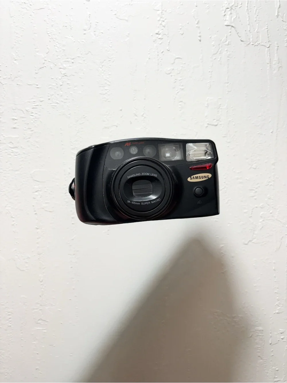Samsung MAXIMA ZOON 105 Black Compact 35-105mm Film Camera with Built-In Flash